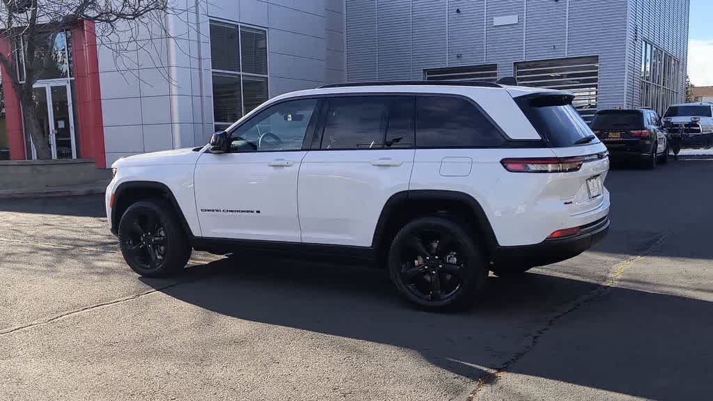 Thumbnail: 2026 Jeep Grand Cherokee - 6