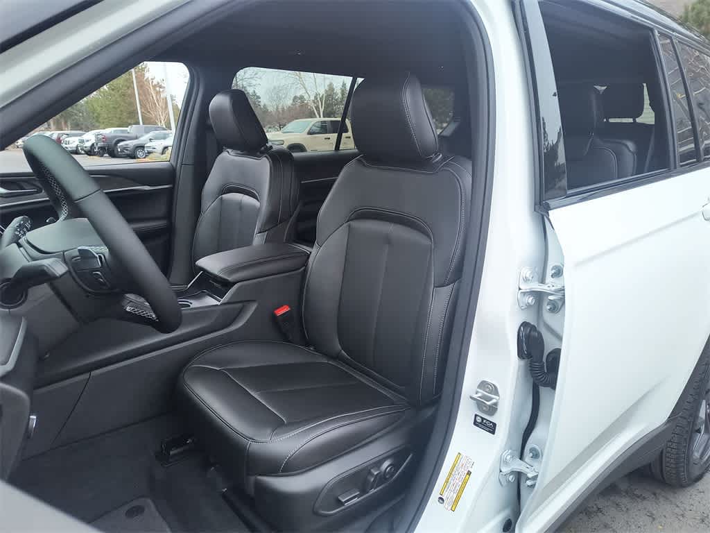 Thumbnail: 2025 Jeep Grand Cherokee - 11