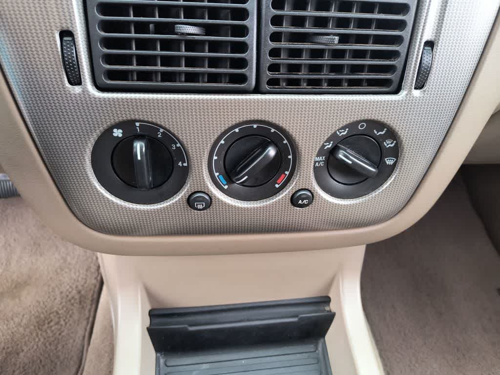 Thumbnail: 2004 Ford Explorer - 17