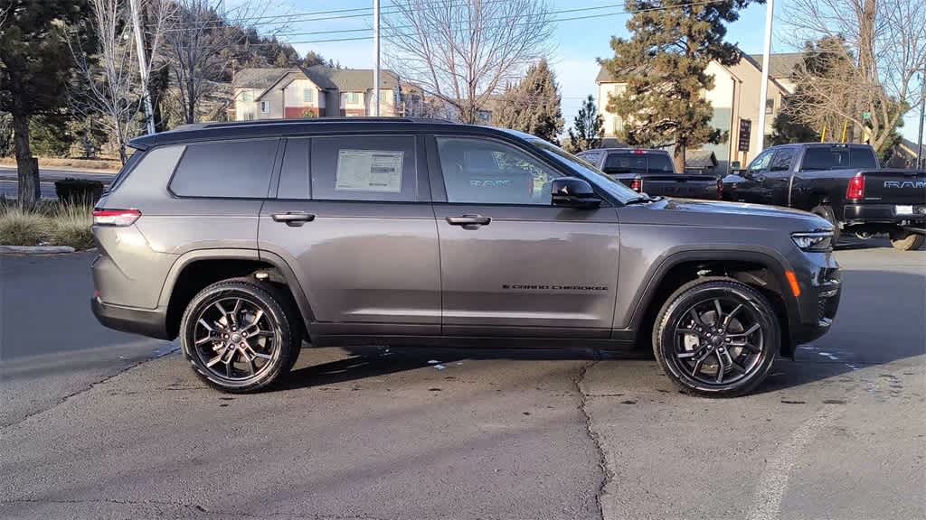 Thumbnail: 2025 Jeep Grand Cherokee - 2