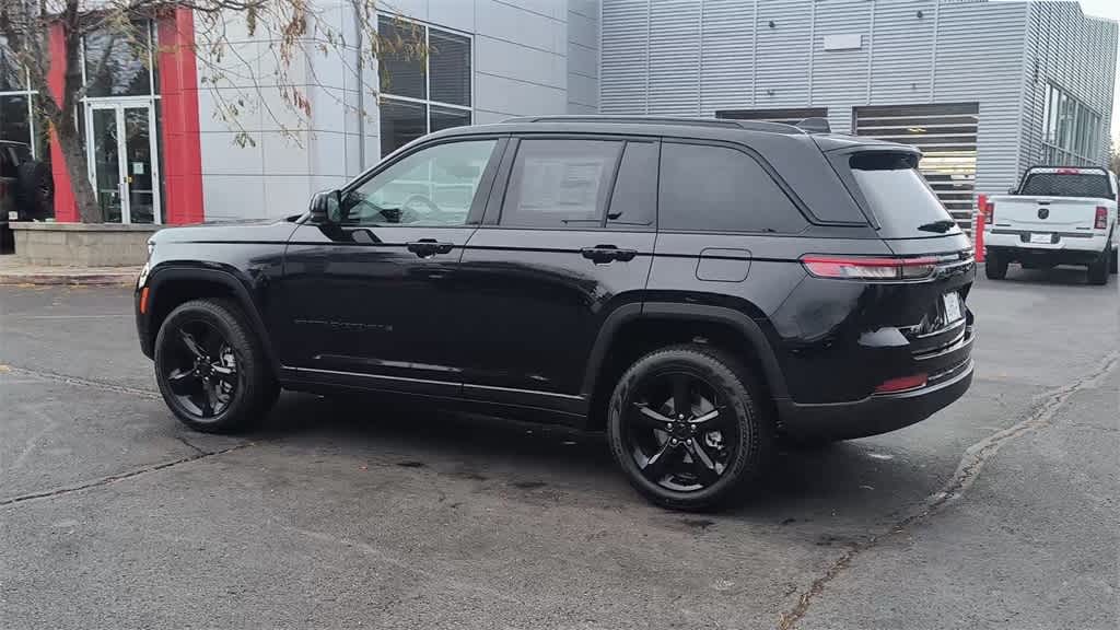 Thumbnail: 2025 Jeep Grand Cherokee - 6