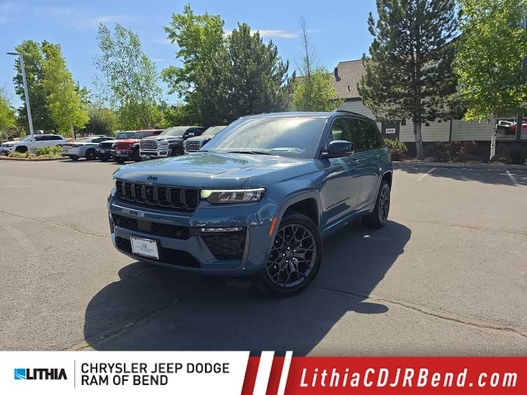 2026 Jeep Grand Cherokee Summit 4x4's photo
