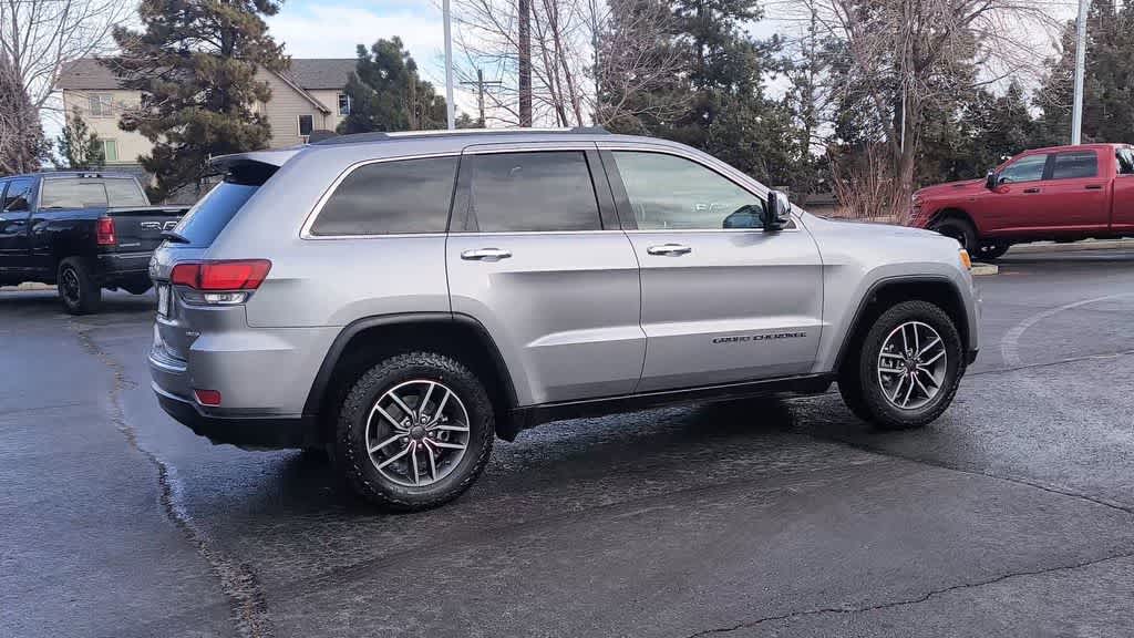 Thumbnail: 2020 Jeep Grand Cherokee - 9