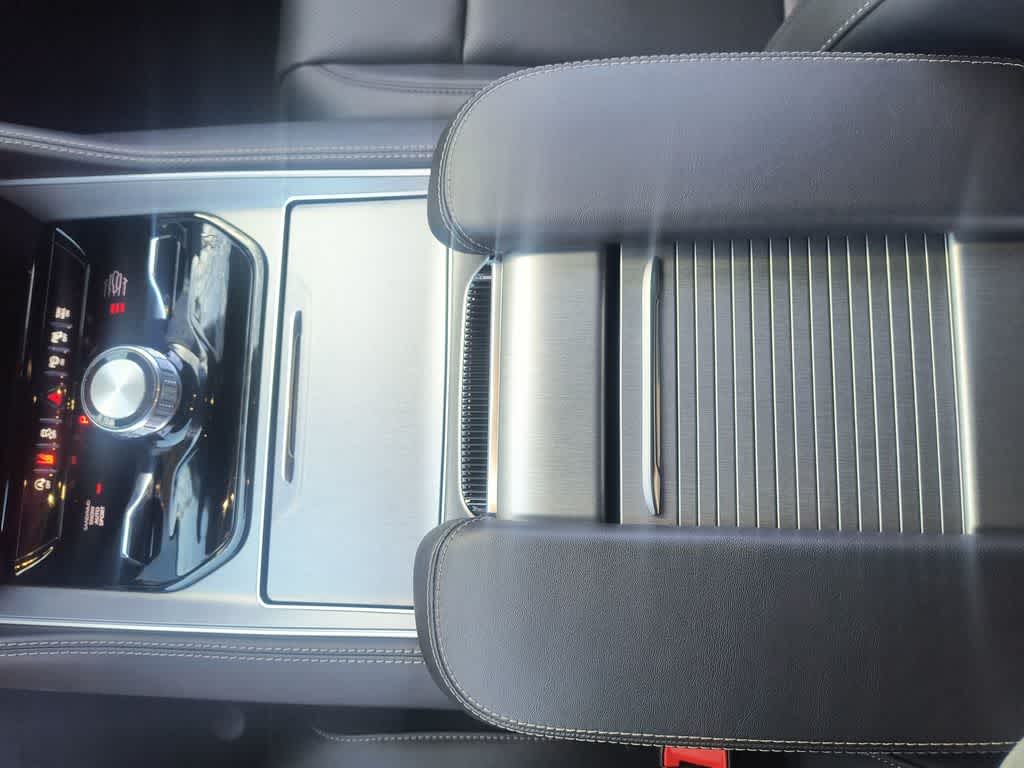 Thumbnail: 2026 Jeep Grand Wagoneer - 21