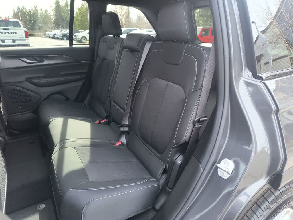 Thumbnail: 2026 Jeep Grand Cherokee - 22