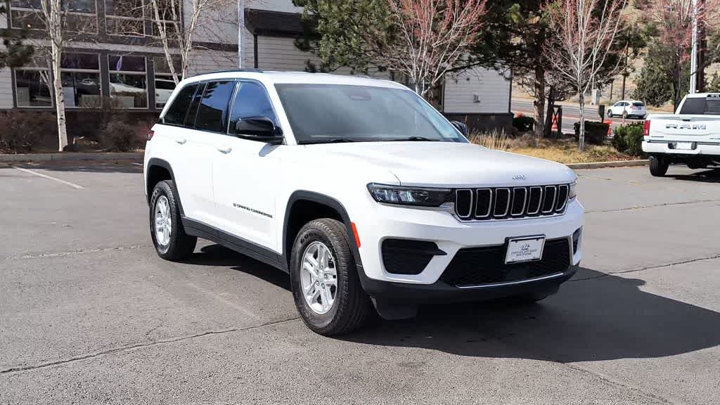 Thumbnail: 2023 Jeep Grand Cherokee - 3