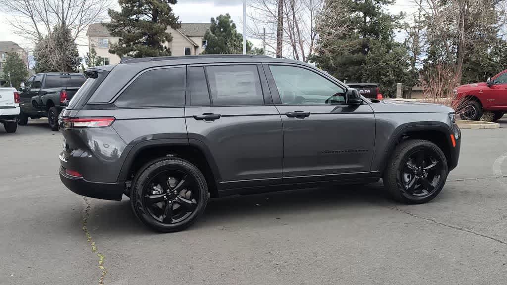 Thumbnail: 2026 Jeep Grand Cherokee - 9