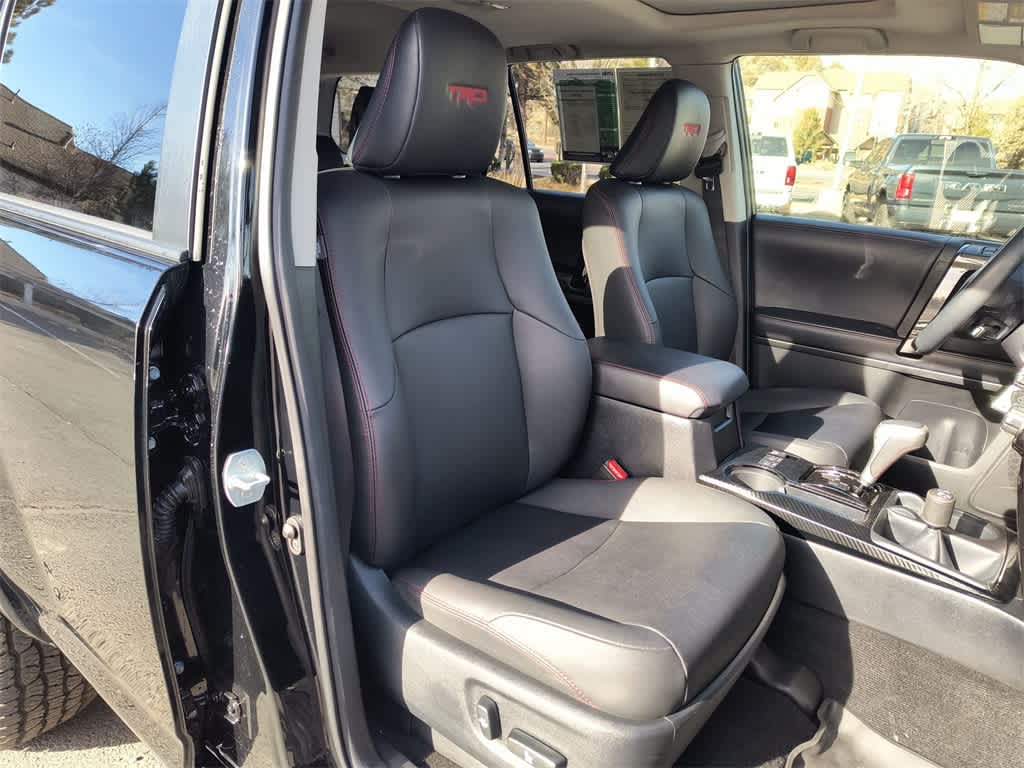 Thumbnail: 2019 Toyota 4Runner - 25