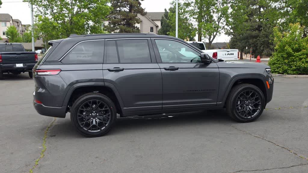 Thumbnail: 2026 Jeep Grand Cherokee - 9