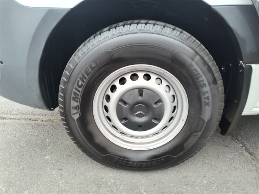 Thumbnail: 2023 Mercedes-Benz Sprinter - 10