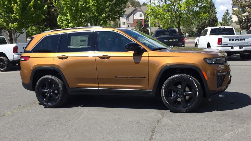 Thumbnail: 2026 Jeep Grand Cherokee - 2