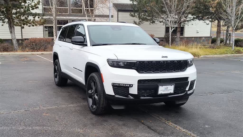 Thumbnail: 2025 Jeep Grand Cherokee - 3