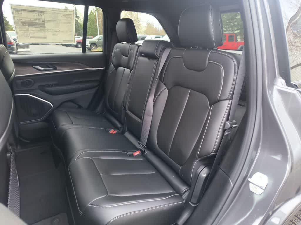 Thumbnail: 2026 Jeep Grand Cherokee - 23