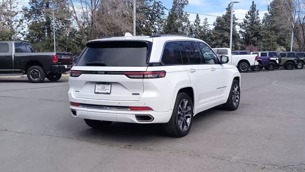 Thumbnail: 2023 Jeep Grand Cherokee - 8