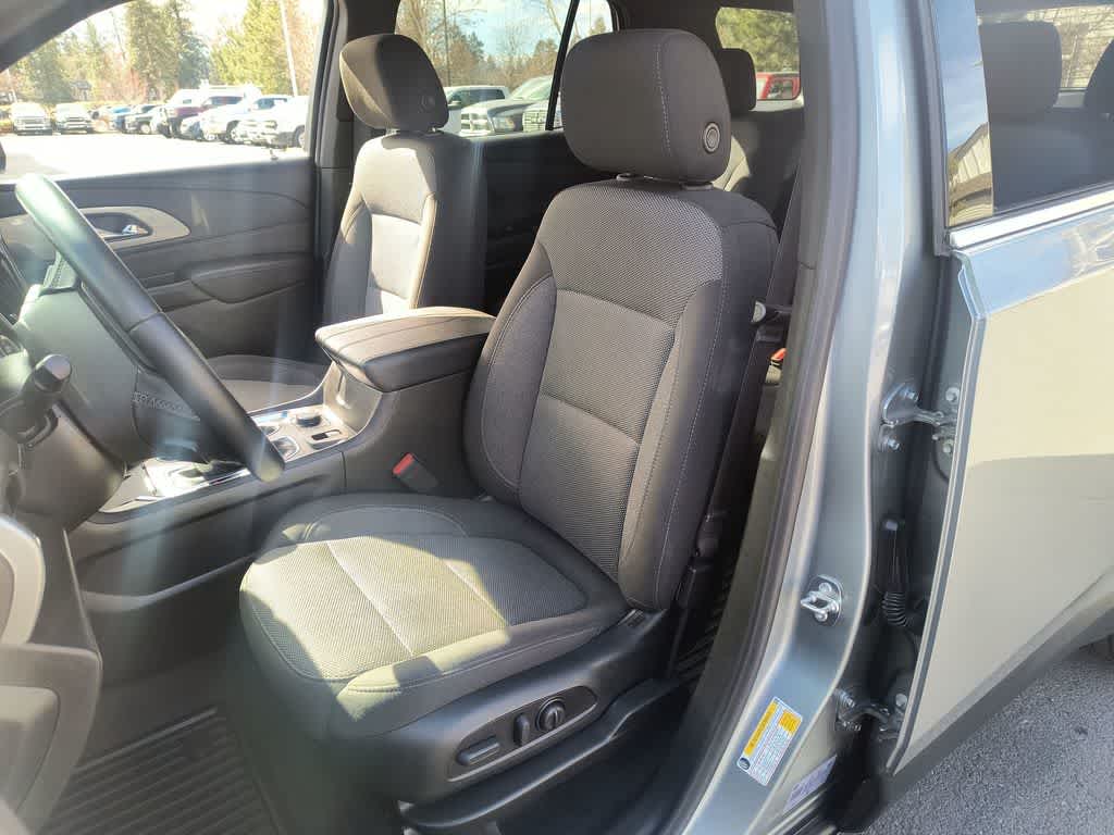 Thumbnail: 2023 Chevrolet Traverse - 11