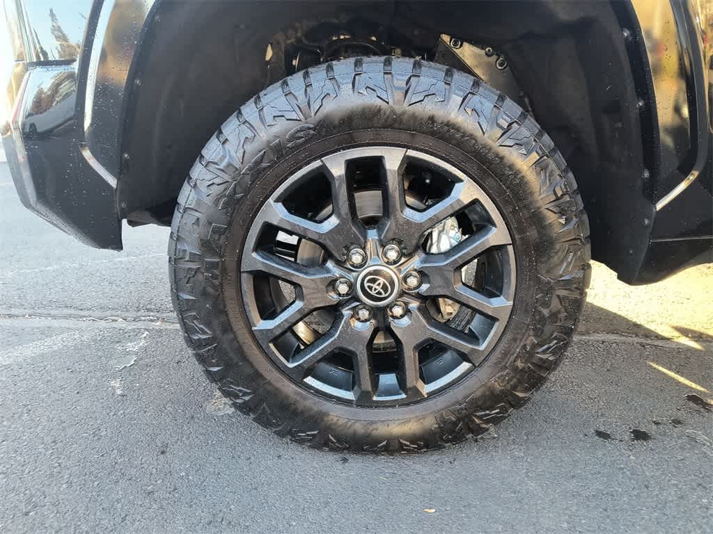 Thumbnail: 2022 Toyota Tundra - 10