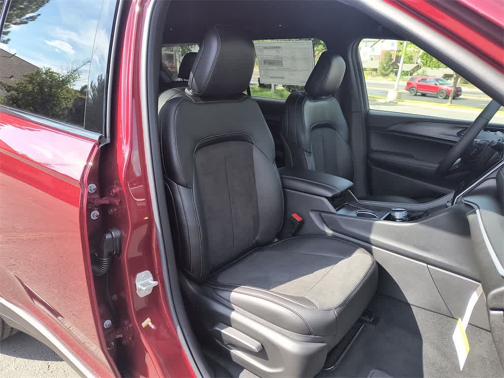 Thumbnail: 2025 Jeep Grand Cherokee - 24