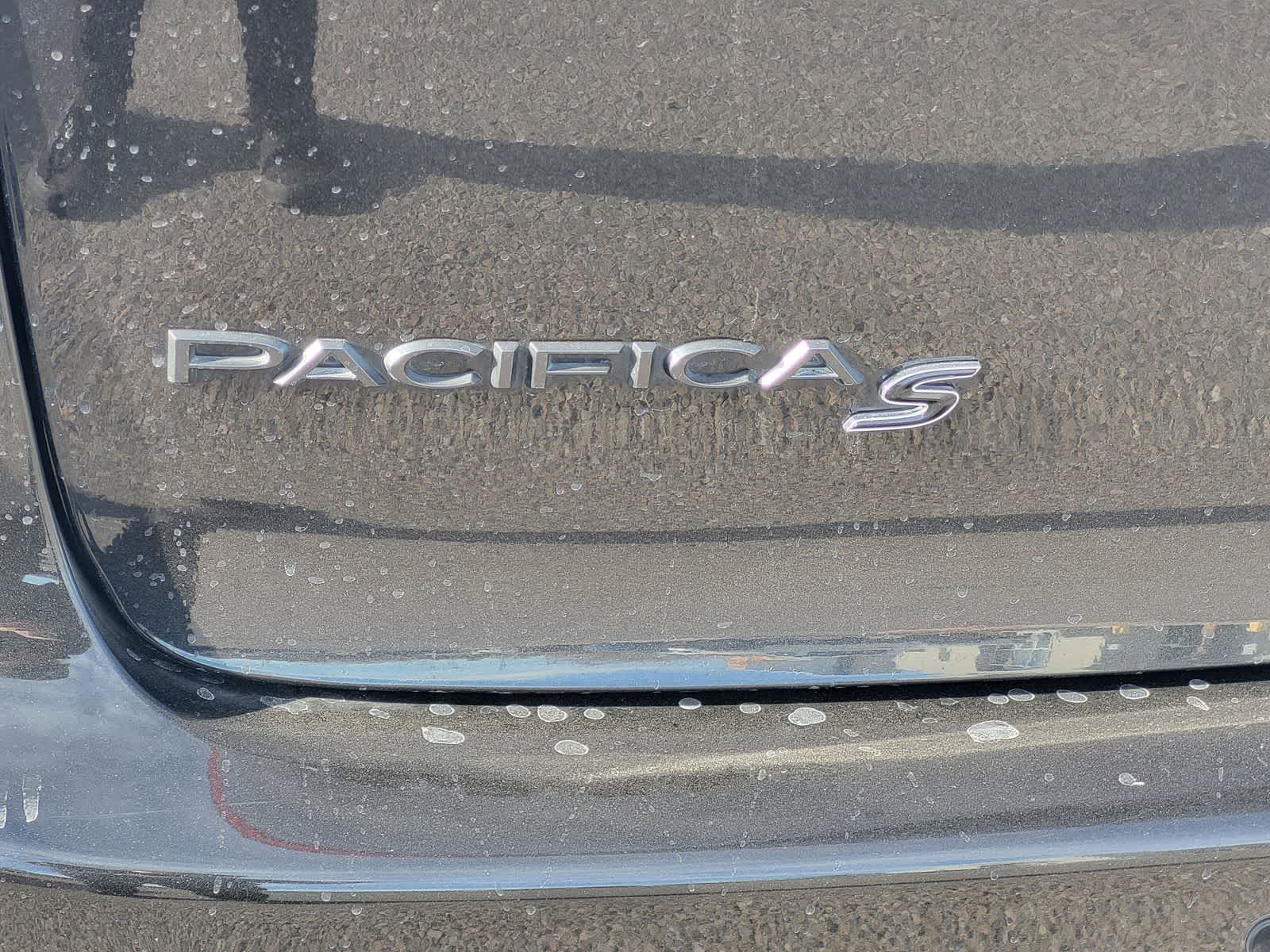 Thumbnail: 2023 Chrysler Pacifica - 8