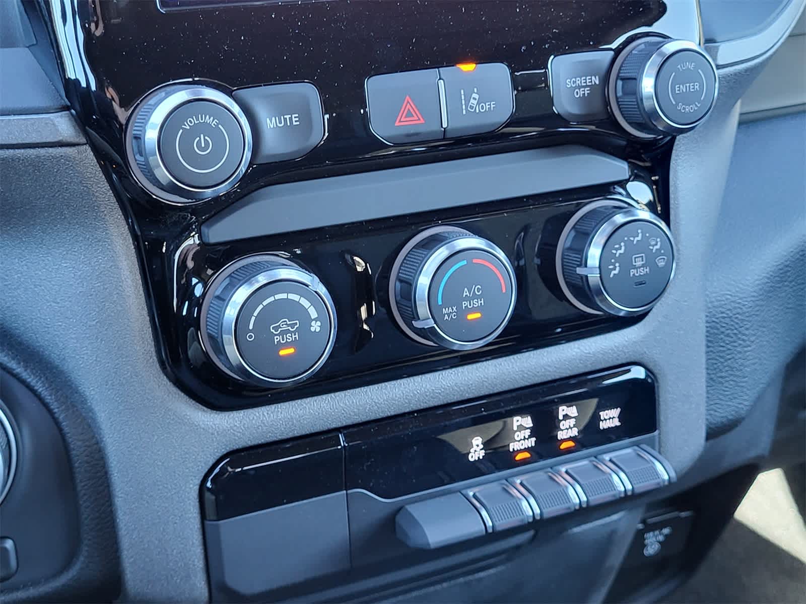 Thumbnail: 2026 RAM 1500 - 14