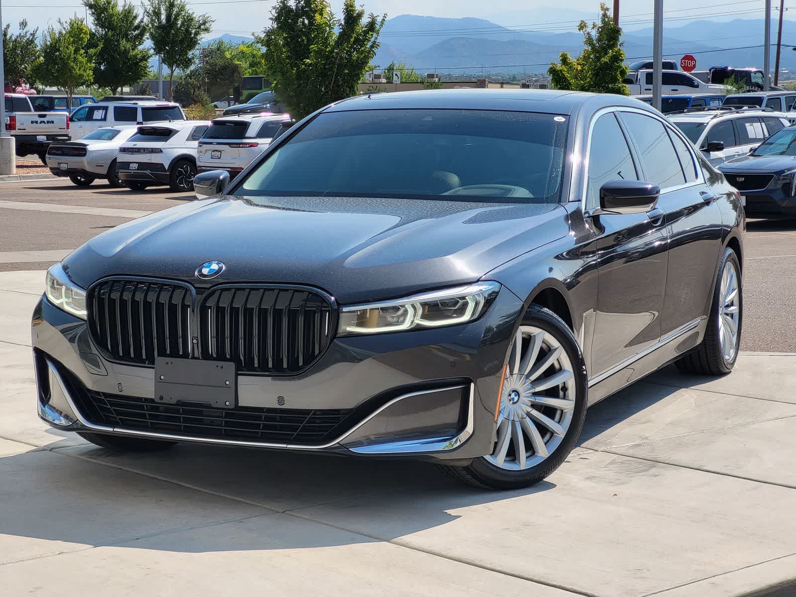 2022 BMW 740i