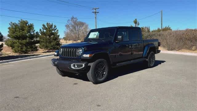 Thumbnail: 2025 Jeep Gladiator - 4