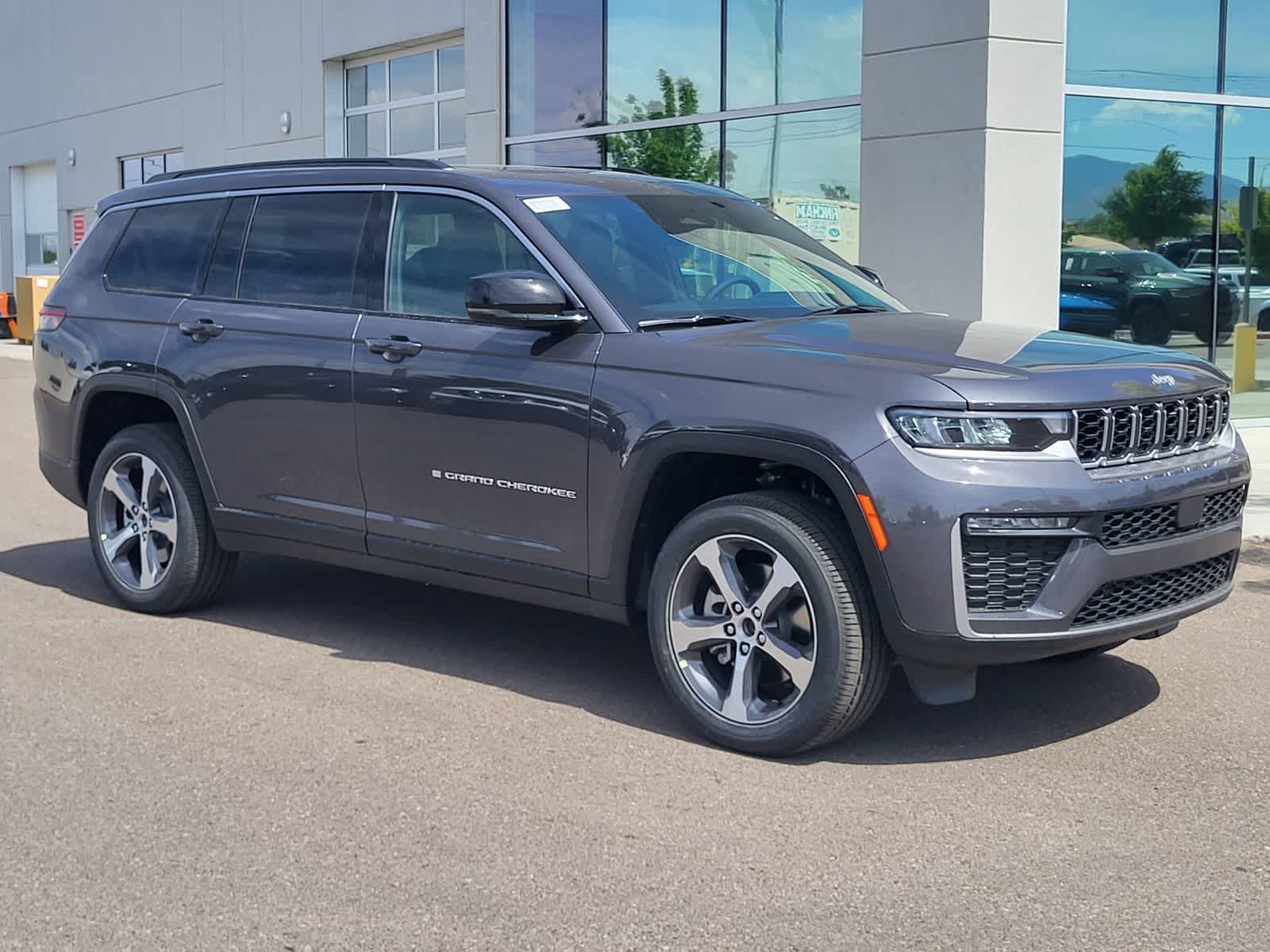 Thumbnail: 2026 Jeep Grand Cherokee L - 3