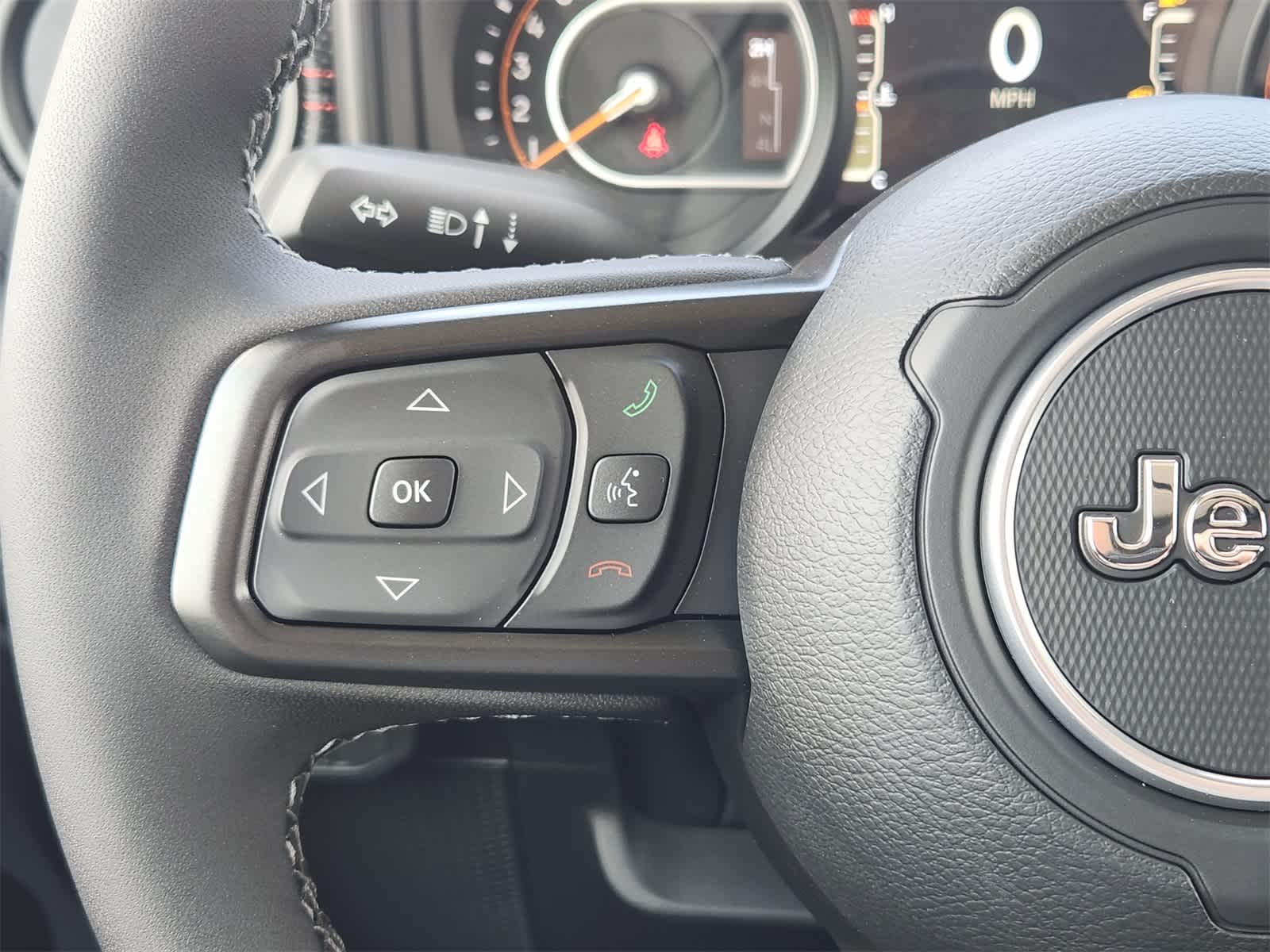 Thumbnail: 2025 Jeep Gladiator - 22