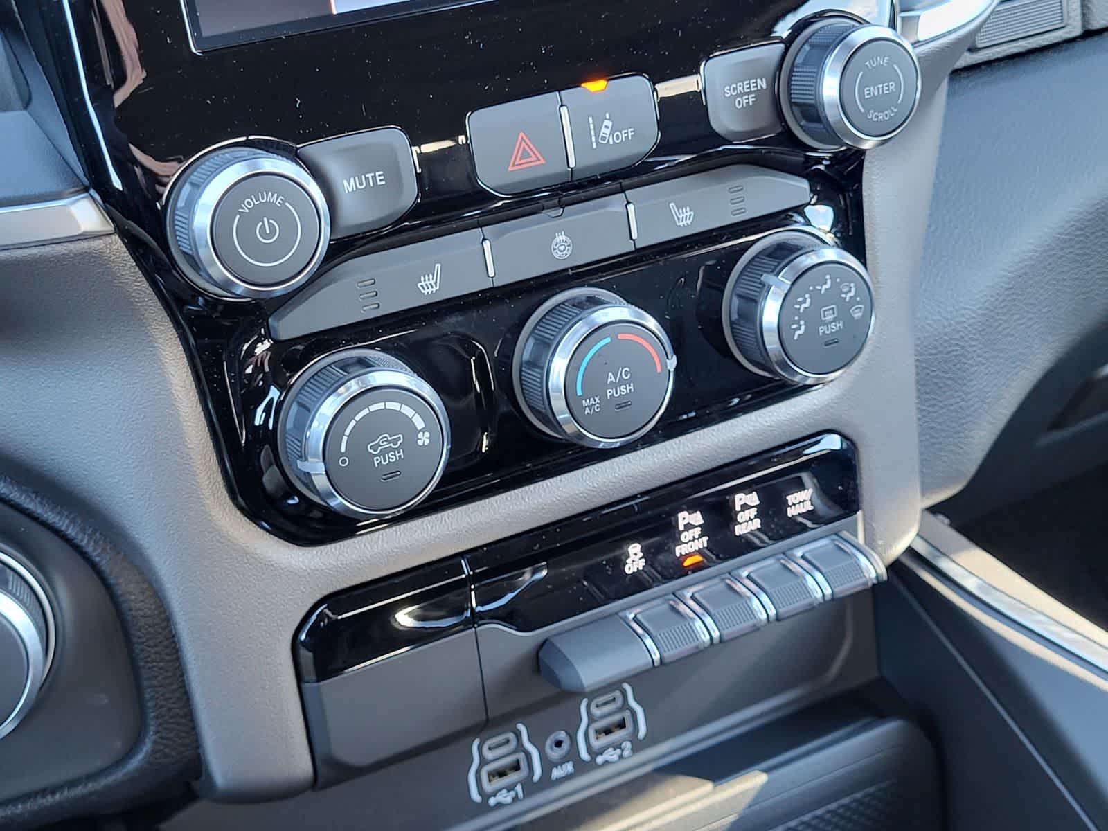 Thumbnail: 2026 RAM 1500 - 14