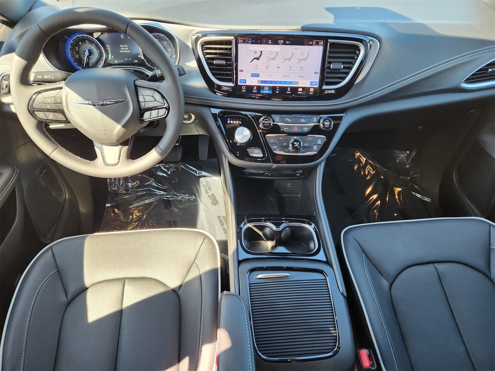 Thumbnail: 2026 Chrysler Pacifica - 22