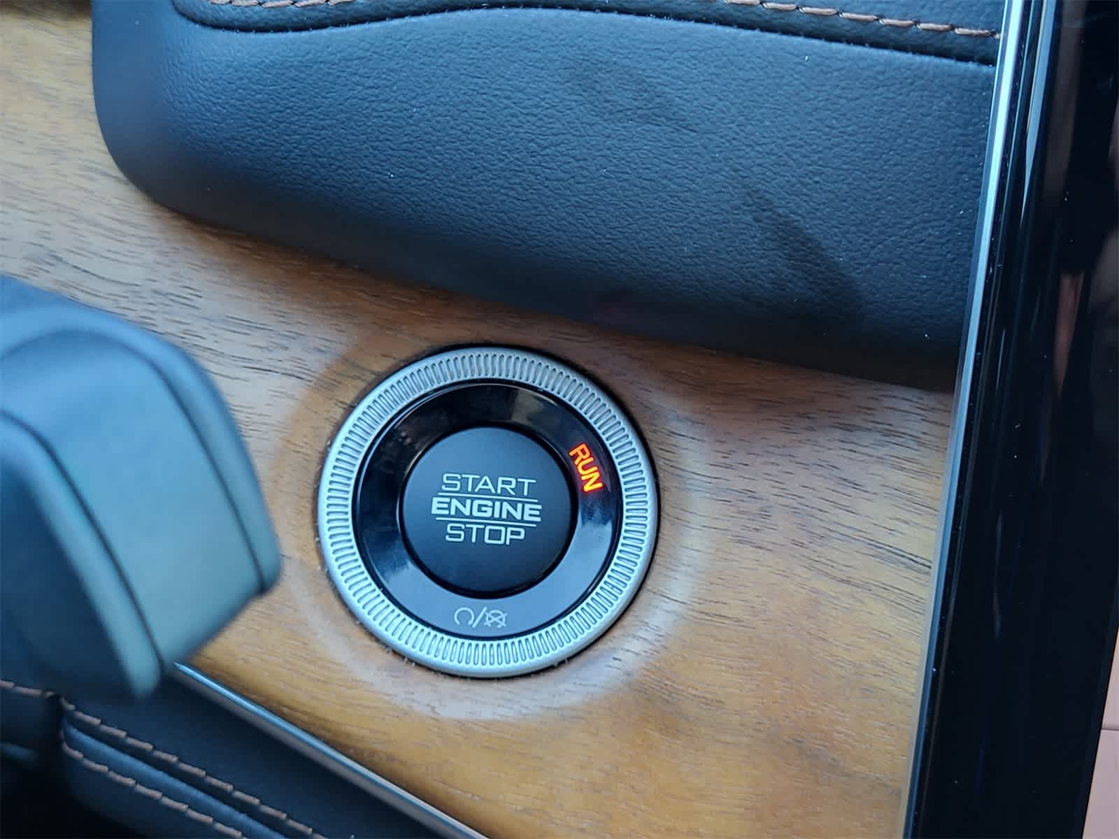 Thumbnail: 2023 Jeep Grand Cherokee - 22