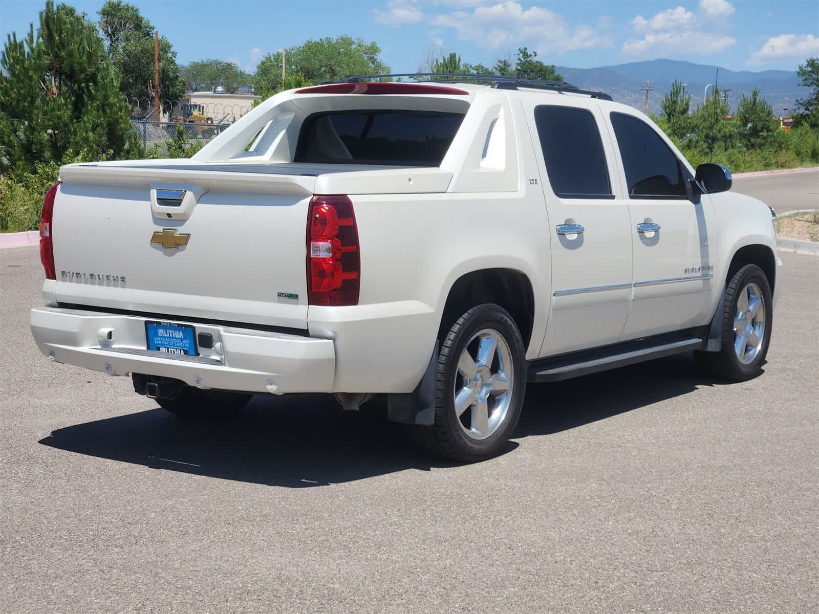 Thumbnail: 2011 Chevrolet Avalanche 1500 - 5