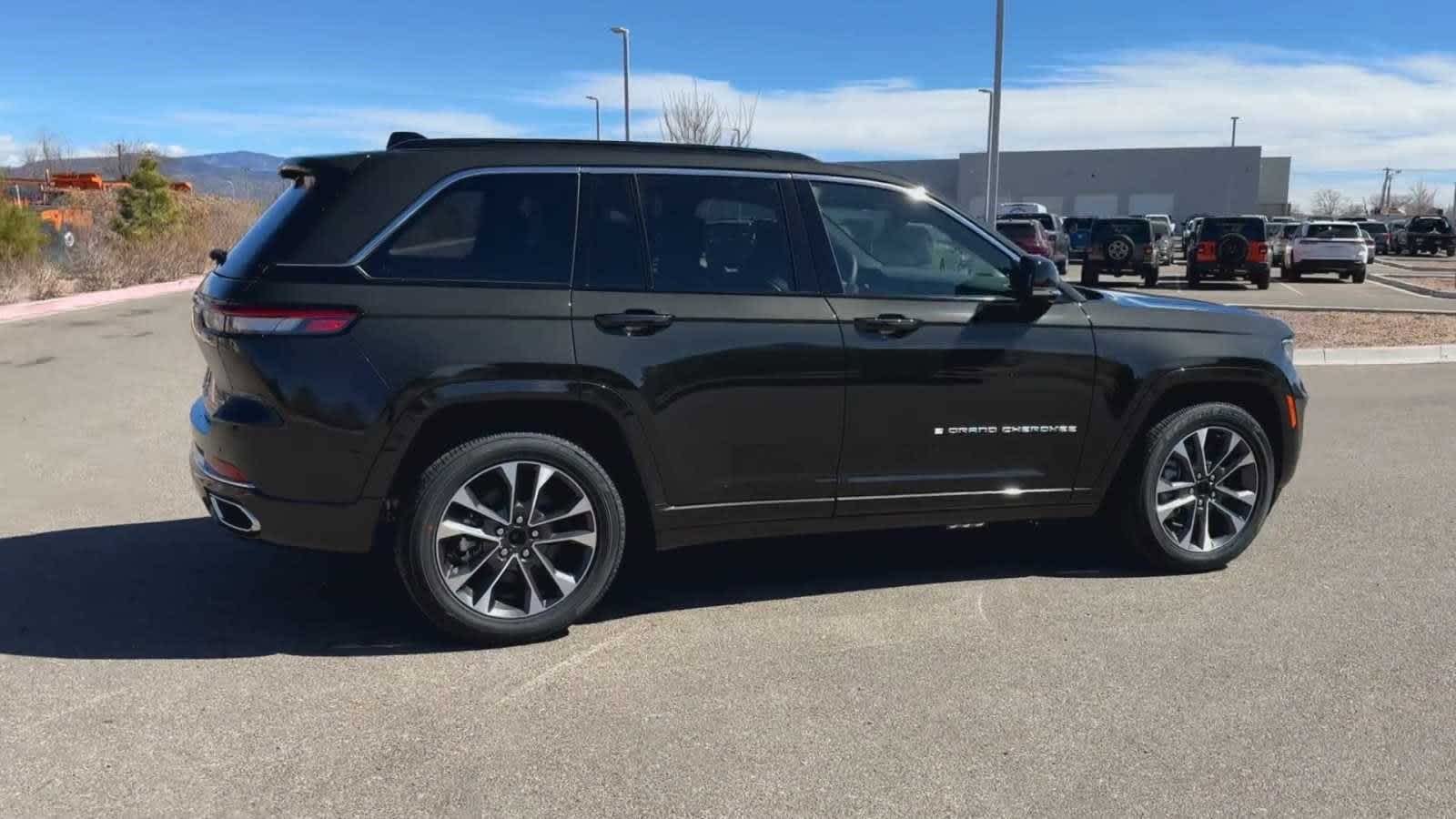 Thumbnail: 2024 Jeep Grand Cherokee - 11