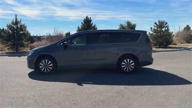 Thumbnail: 2025 Chrysler Pacifica - 5