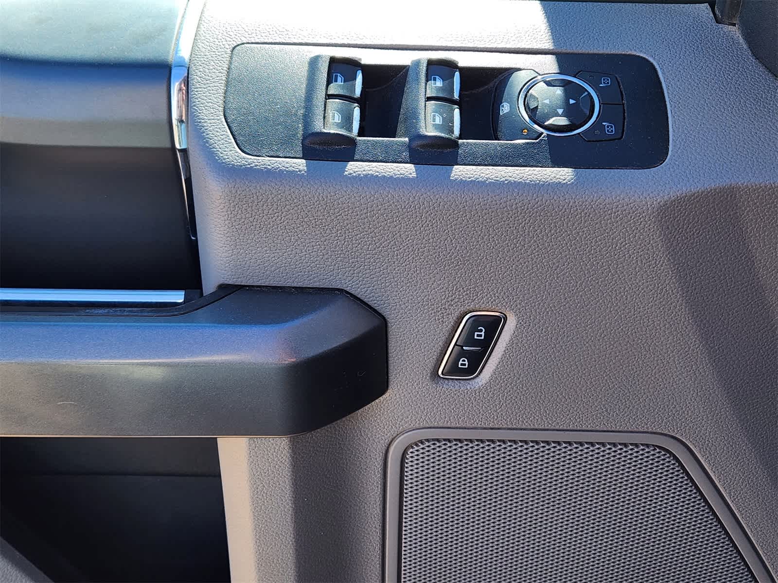 Thumbnail: 2017 Ford F-150 - 16