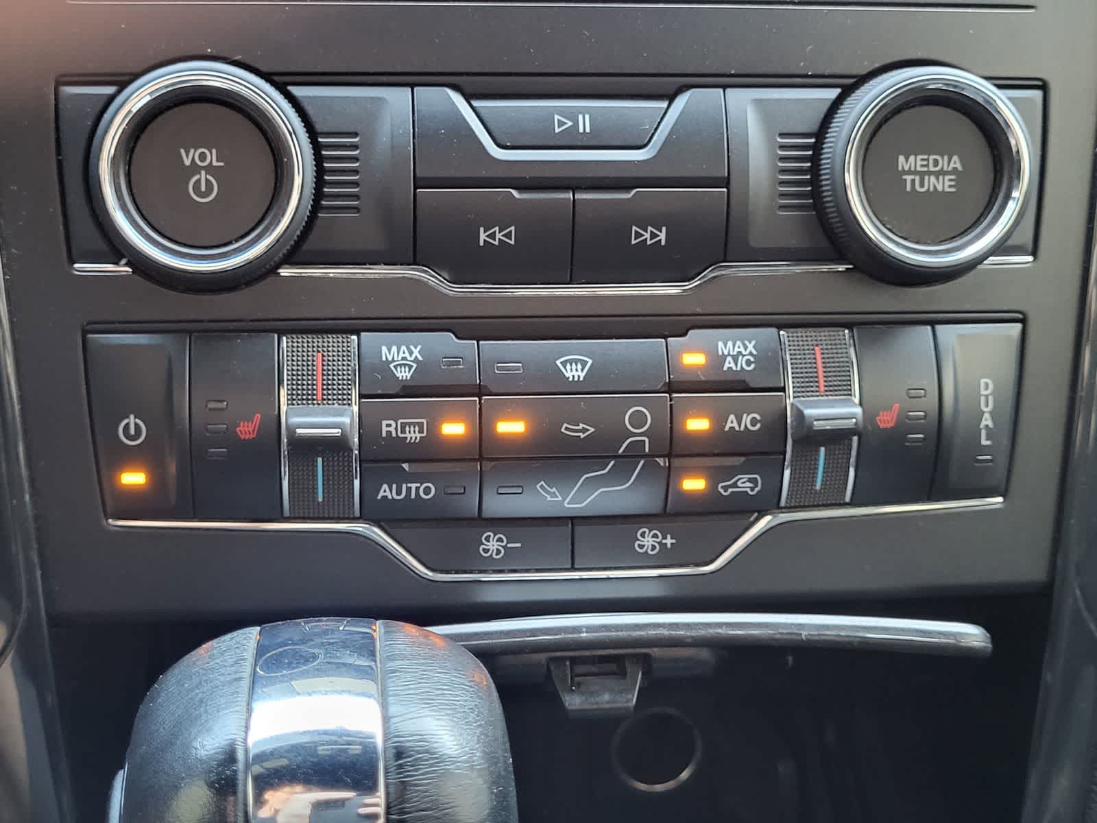 Thumbnail: 2019 Ford Explorer - 22