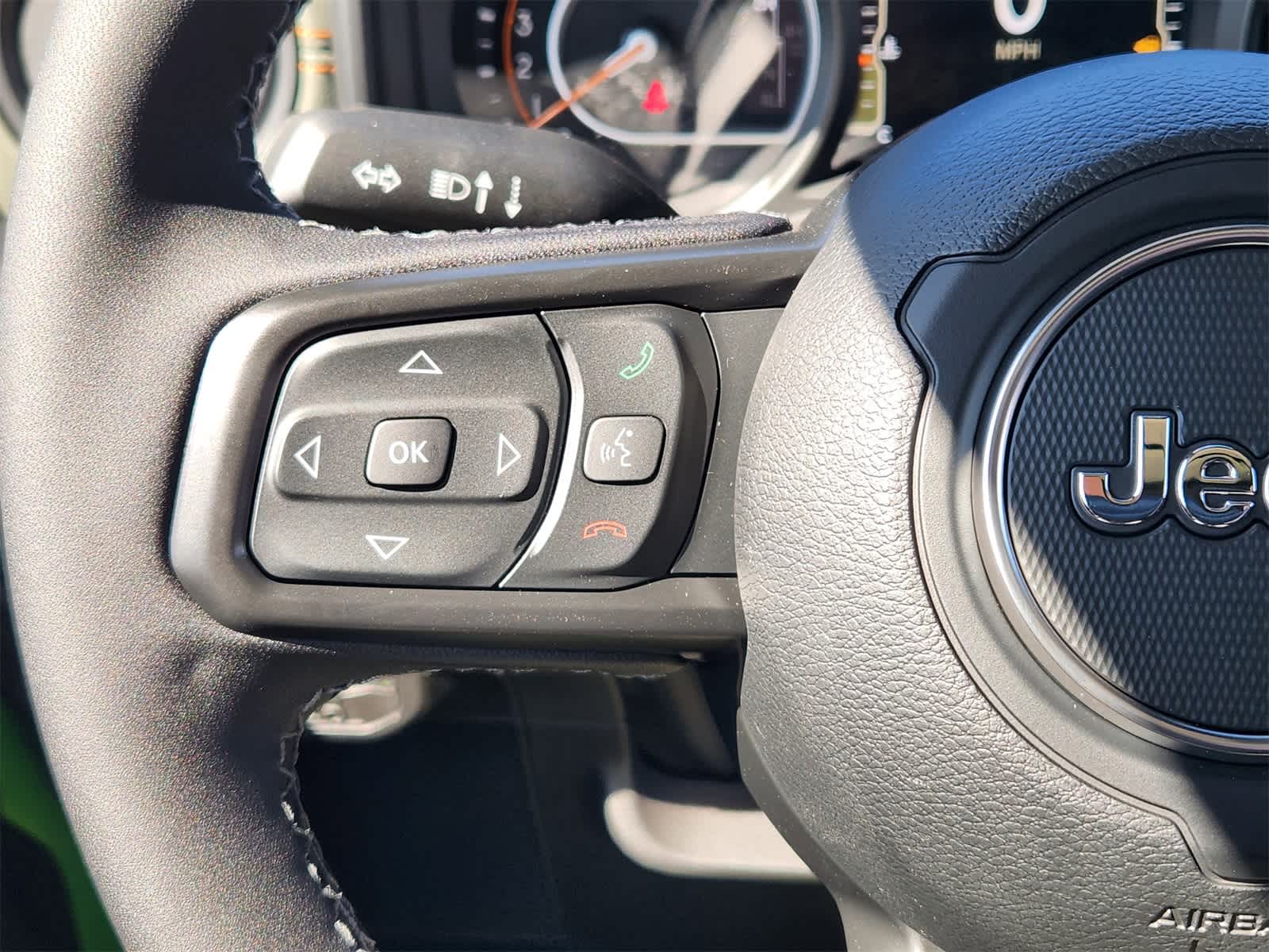 Thumbnail: 2025 Jeep Gladiator - 25