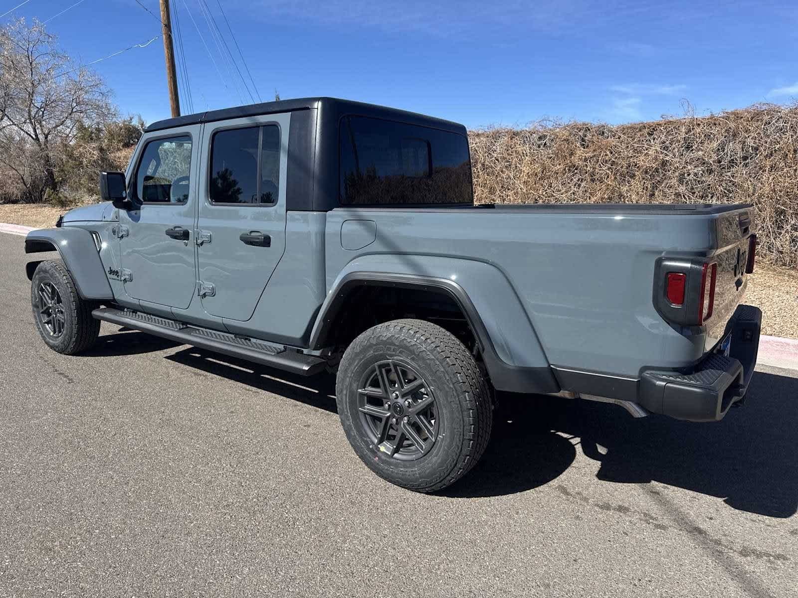 Thumbnail: 2025 Jeep Gladiator - 12