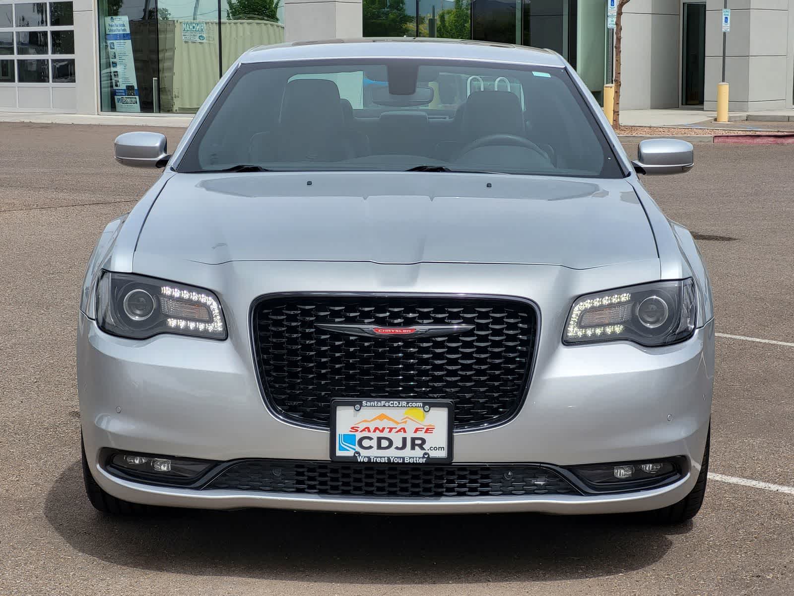 Thumbnail: 2023 Chrysler 300 - 2