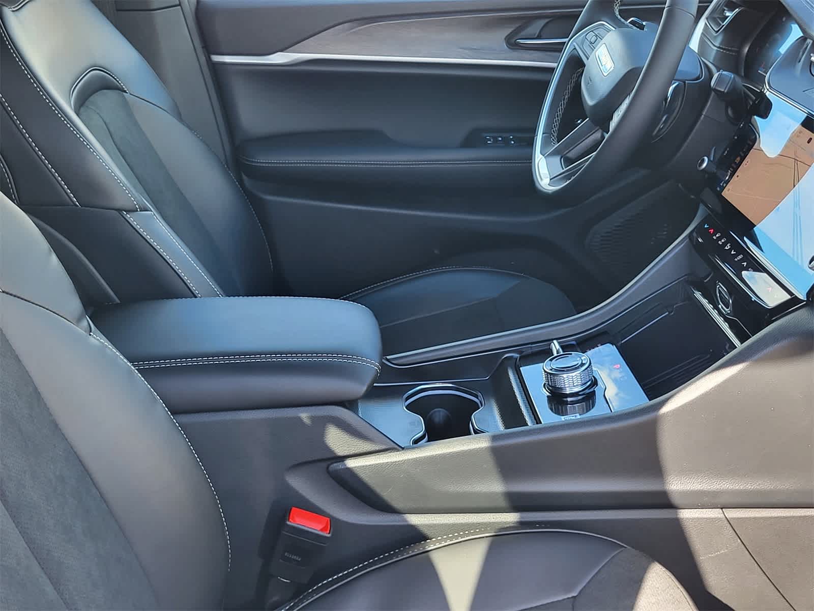 Thumbnail: 2026 Jeep Grand Cherokee - 20