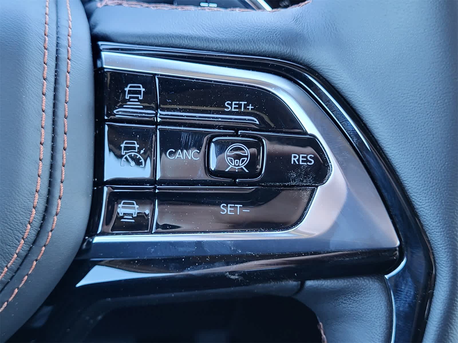 Thumbnail: 2026 Jeep Grand Cherokee L - 17