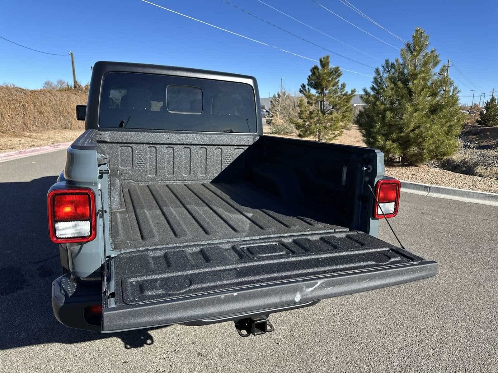 Thumbnail: 2025 Jeep Gladiator - 28