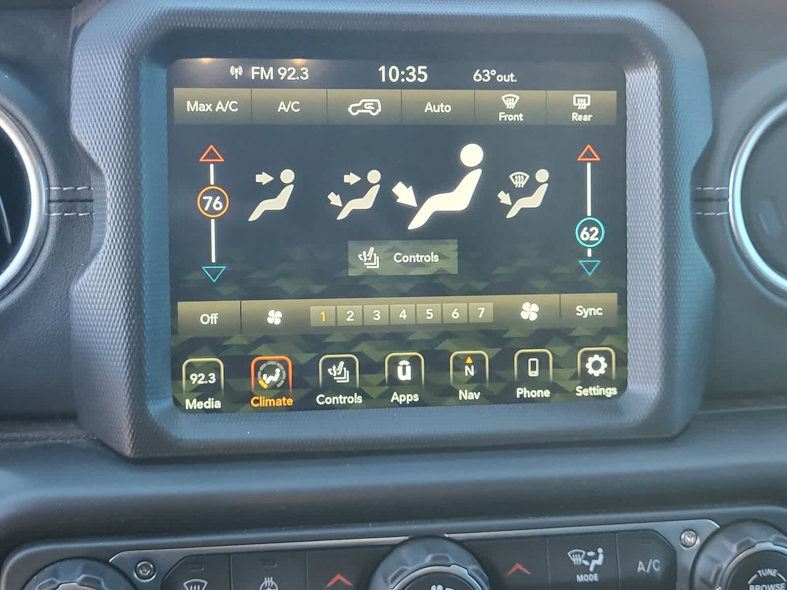 Thumbnail: 2022 Jeep Wrangler - 21