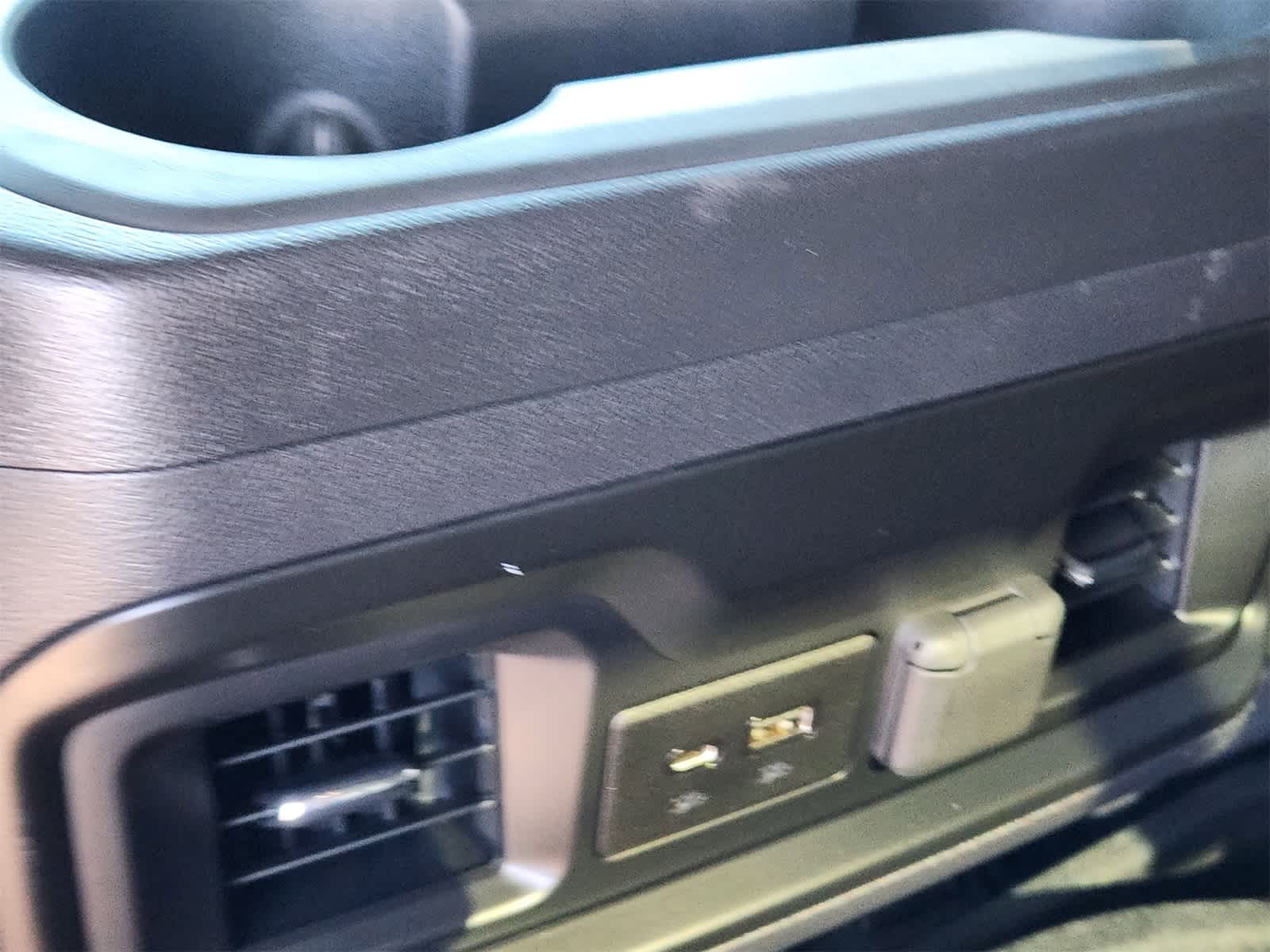 Thumbnail: 2021 Chevrolet Silverado 1500 - 26