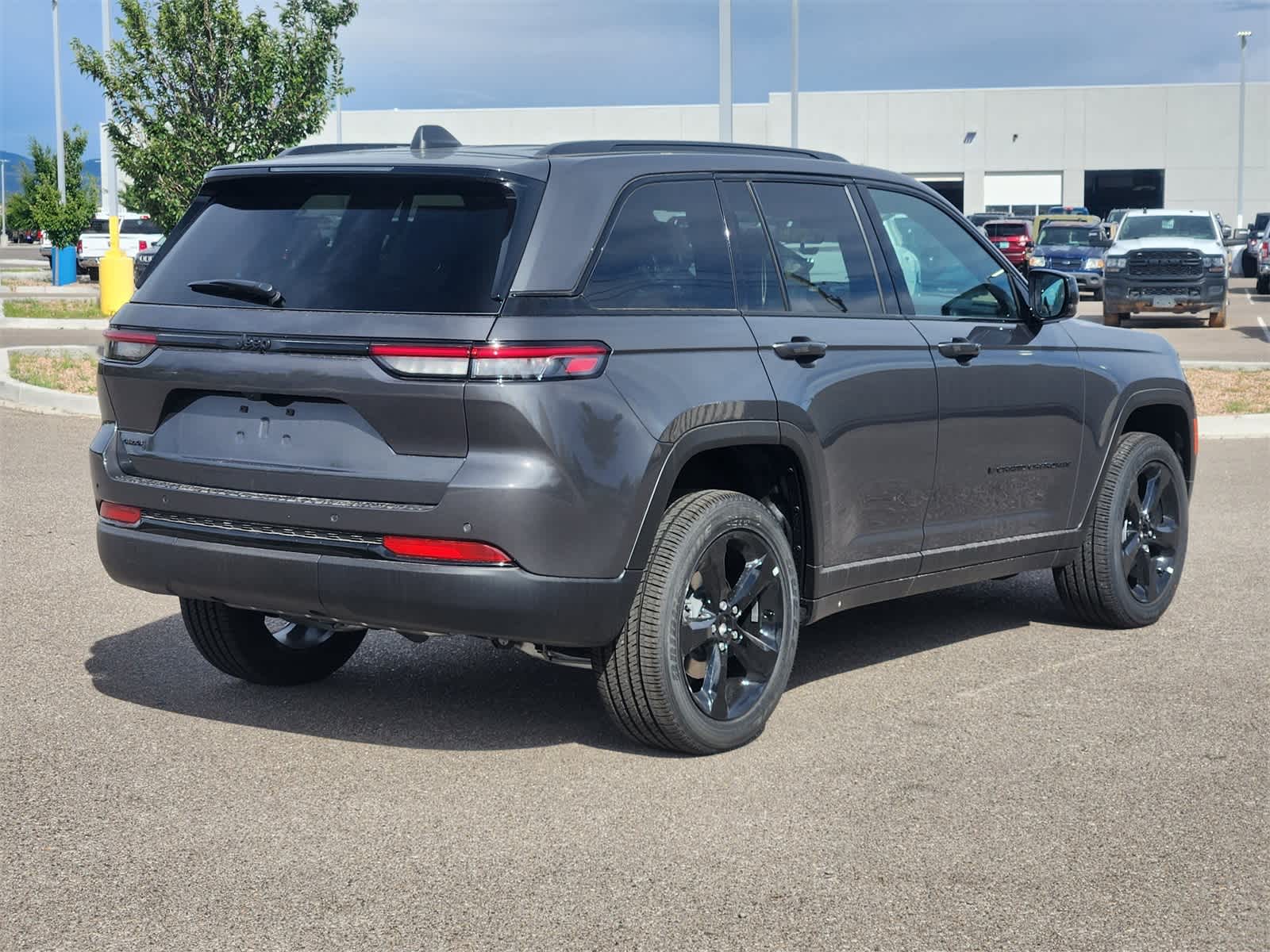 Thumbnail: 2025 Jeep Grand Cherokee - 6
