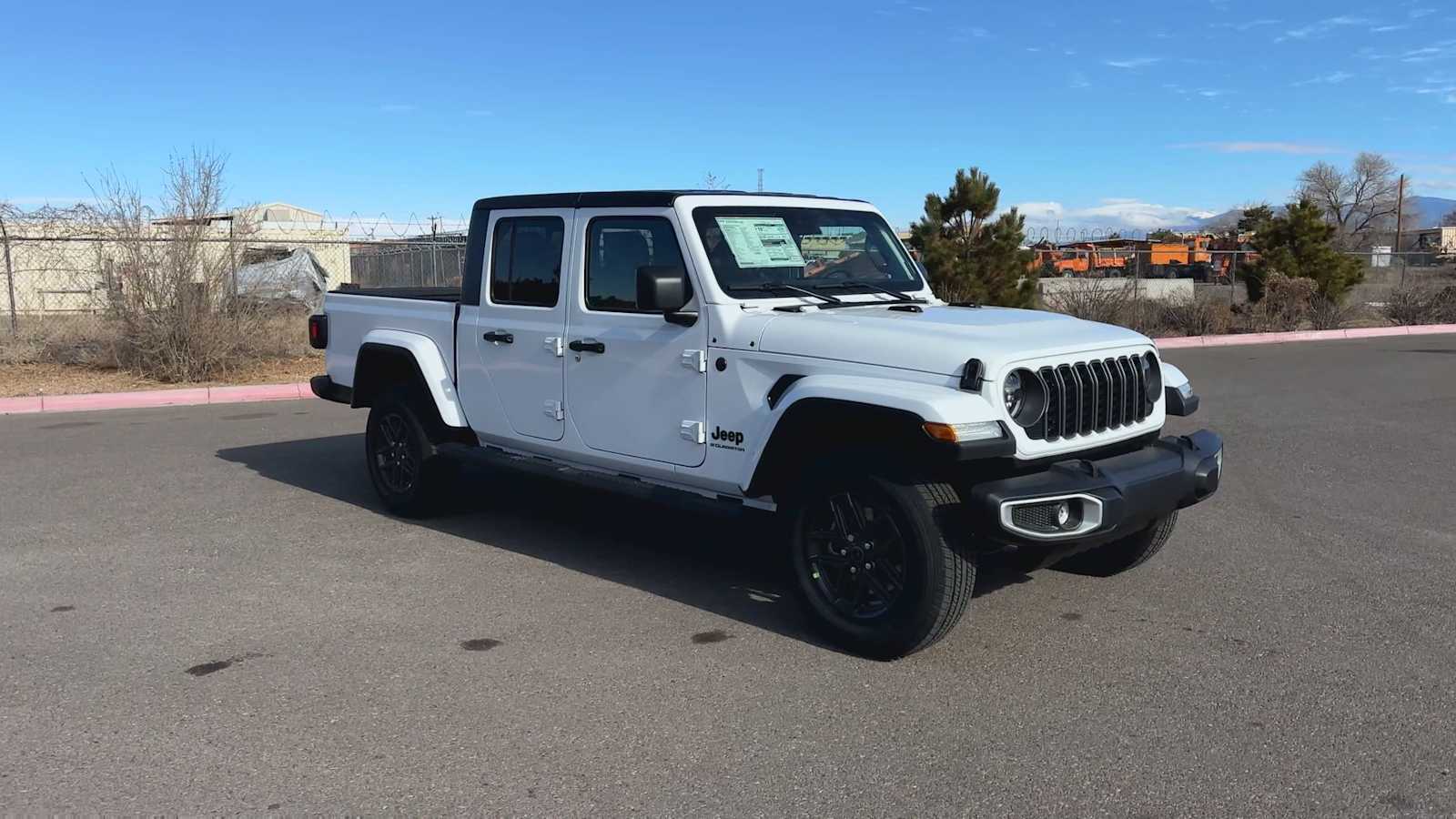 2025 Jeep Gladiator Sport S photo 3
