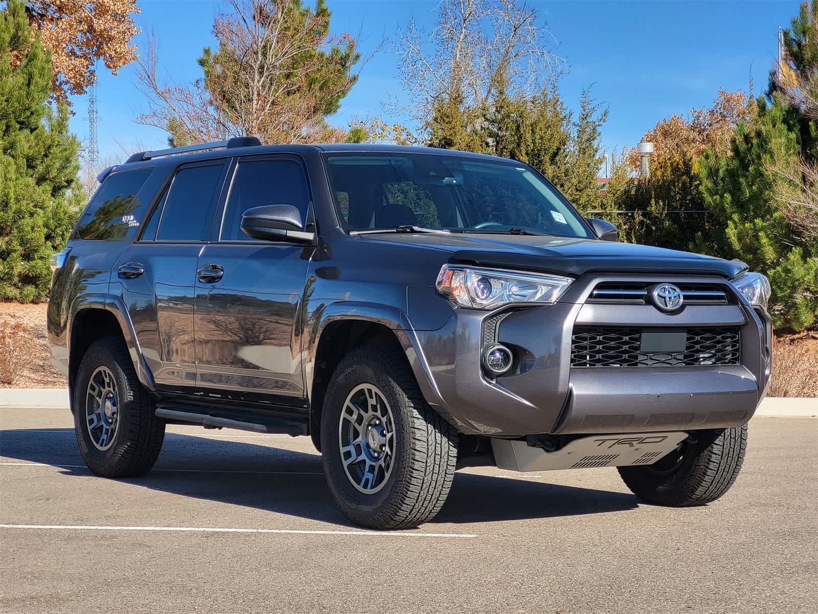2022 Toyota 4Runner SR5 photo 3