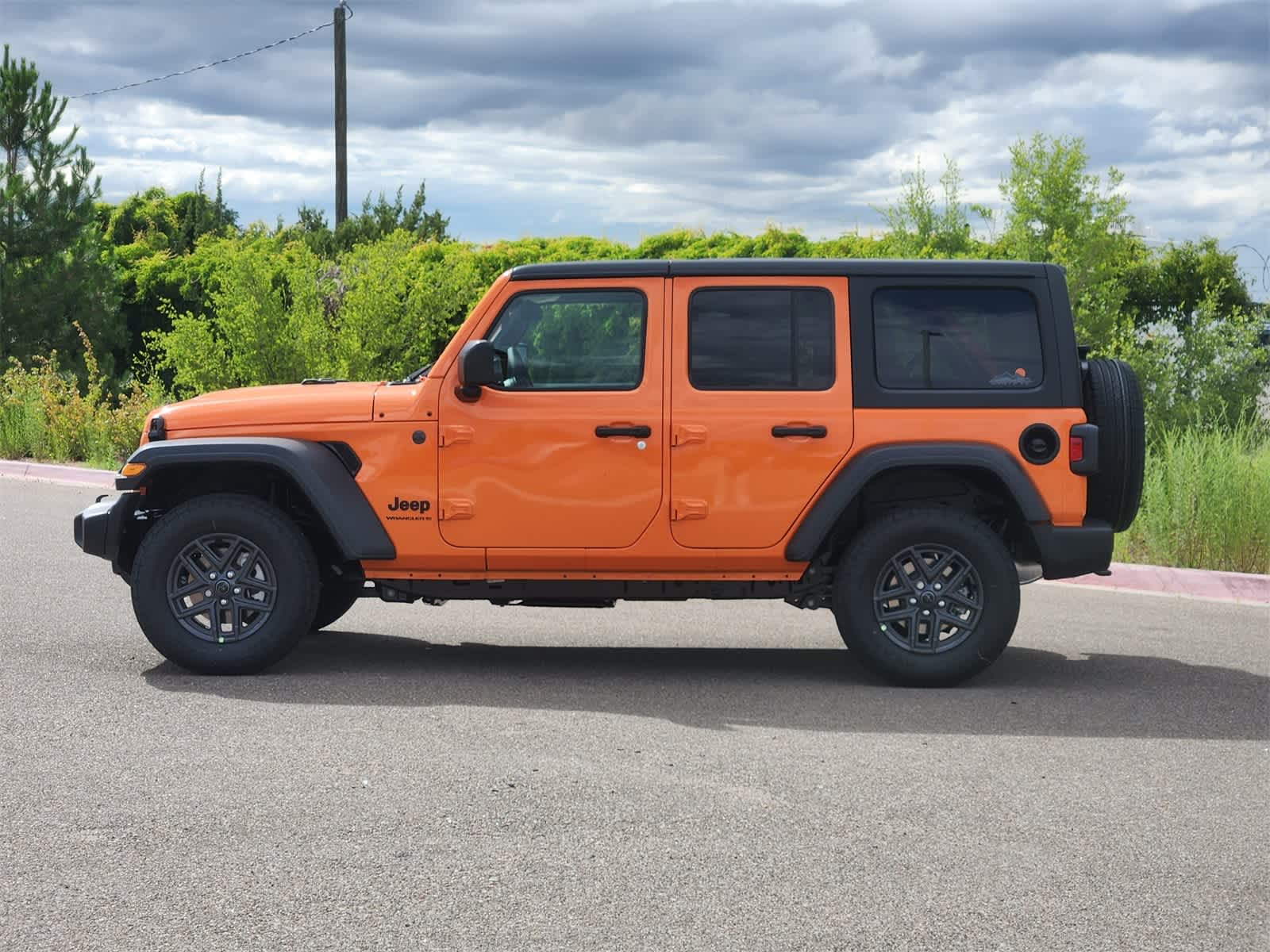 2025 Jeep Wrangler Sport S photo 4