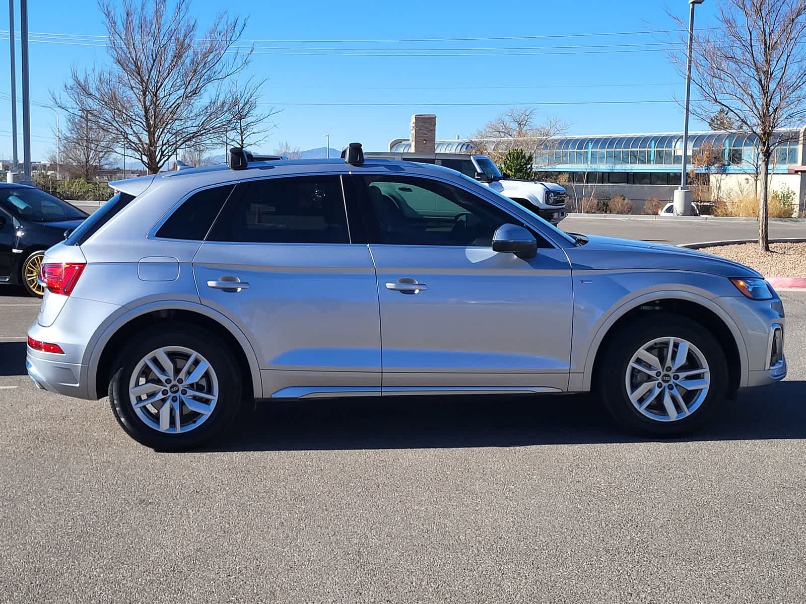 Thumbnail: 2022 Audi Q5 - 4