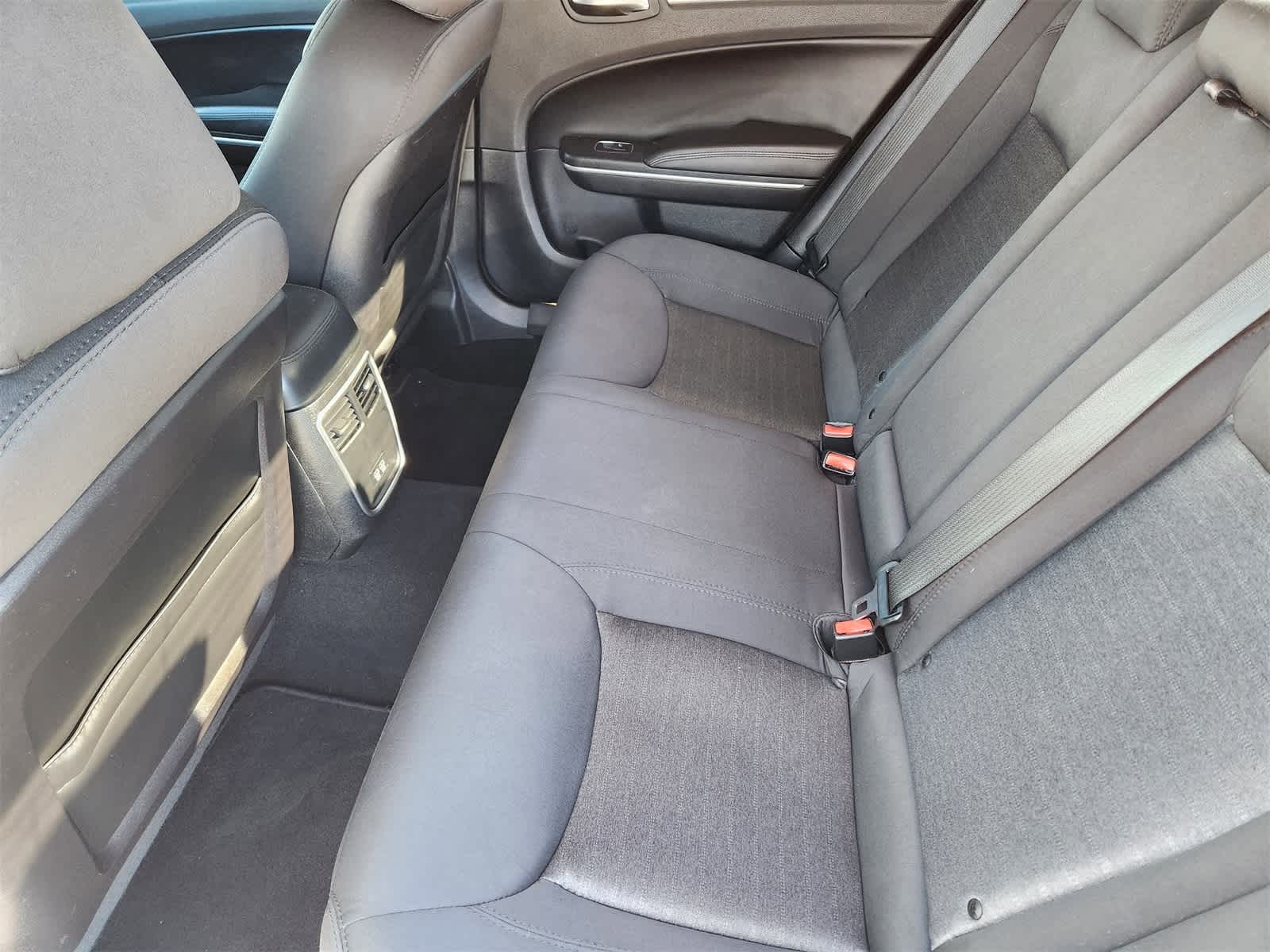 Thumbnail: 2019 Chrysler 300 - 24