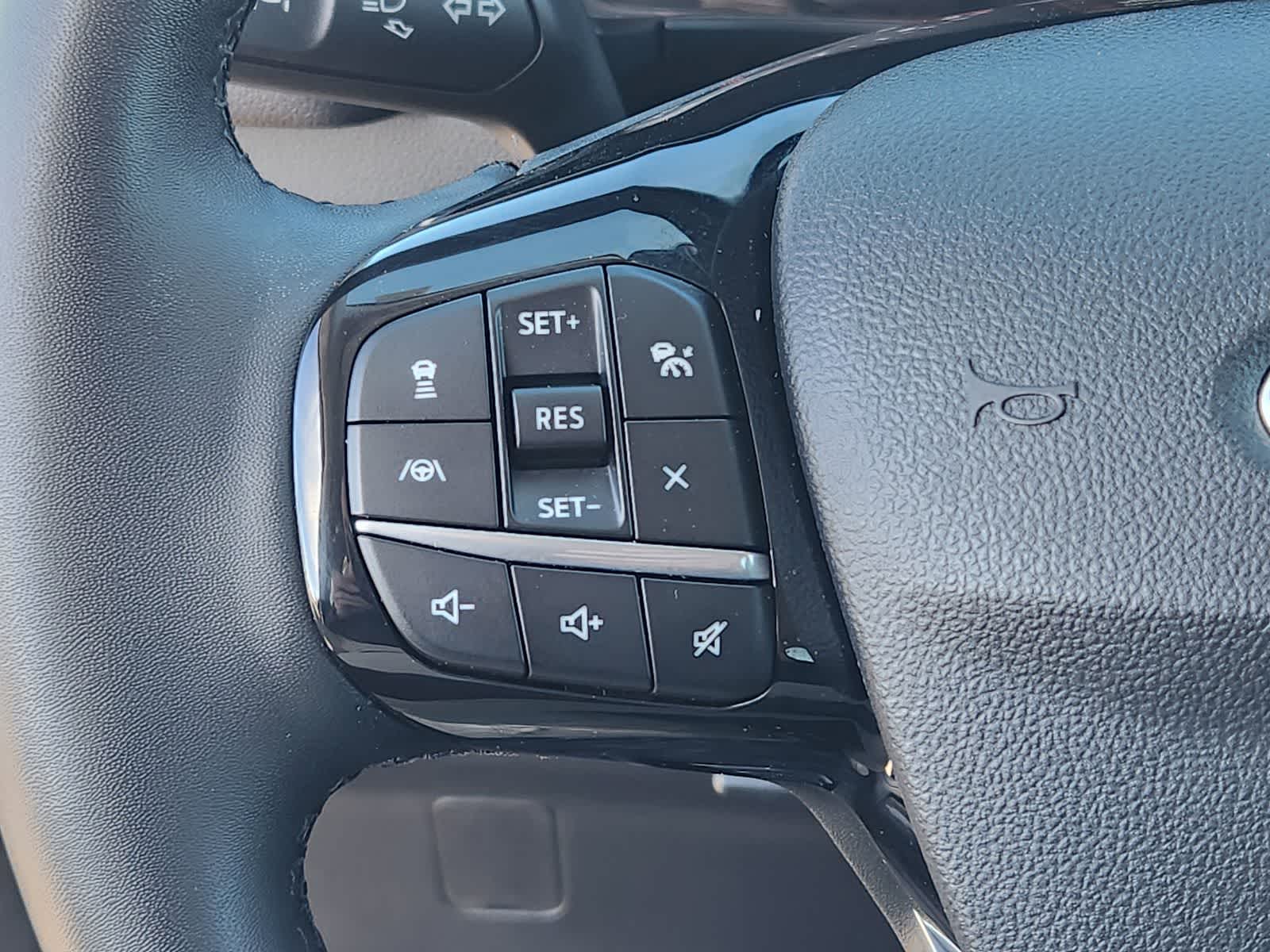 Thumbnail: 2021 Ford Escape - 15